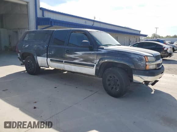 2005 Chevrolet Silverado 1500 Z71 z VIN 1GCEK19Z65Z107483, wystawiony jako Copart lot #83836615 z przebiegiem 258 910 mil mil oraz Nie do naprawy • Non repairable. Historia ofert i sprzedaży dostępna na DreamBid. Obrazek 4.