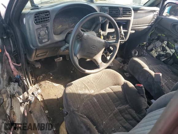 1998 Chevrolet S-10 LS with VIN 1GCCT19W8W8168304, listed as a Copart auction lot 51674375 with Not provided miles and Salvage title. Bid and sale history available at DreamBid. Image 8.