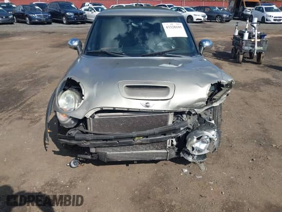 2008 MINI Hardtop S with VIN WMWMF73538TV35556, listed as a IAAI auction lot 43328105 with 113,334 mi miles and . Bid and sale history available at DreamBid. Image 12.