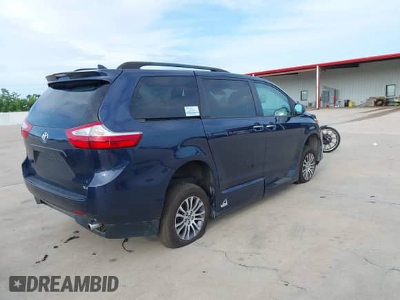 2019 Toyota Sienna XLE Auto Access Seat with VIN 5TDYZ3DC5KS983059, listed as a IAAI auction lot 42505168 with 69,231 mi miles and . Bid and sale history available at DreamBid. Image 4.