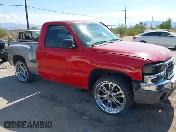 2005 GMC Sierra 1500 Work Truck z VIN 1GTEC14XX5Z187194, wystawiony jako IAAI lot #42644156 z przebiegiem 213 308 mil mil oraz . Historia ofert i sprzedaży dostępna na DreamBid. Obrazek 12.