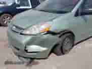 2008 Toyota Sienna LE z VIN 5TDZK23C48S127636, wystawiony jako IAAI lot #43404720 z przebiegiem 181 025 mil mil oraz . Historia ofert i sprzedaży dostępna na DreamBid. Obrazek 6.