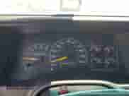 1999 Chevrolet Suburban с VIN 1GNGK26JXXJ384868, выставлен на аукционе Copart как лот 63163395 с пробегом 89 794 миль миль и Списание • Salvage title. История ставок и продаж доступна на DreamBid. Изображение 9.
