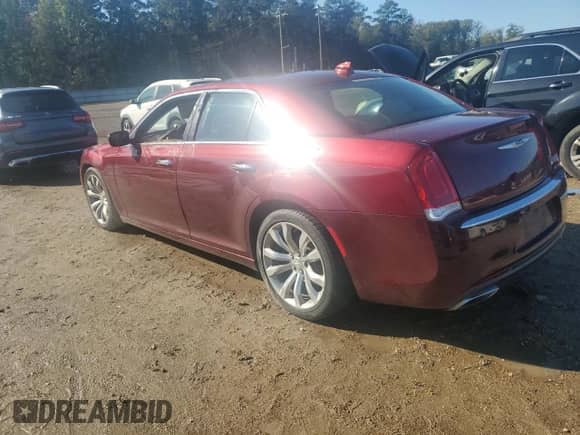 2017 Chrysler 300 C z VIN 2C3CCAET6HH516629, wystawiony jako Copart lot #81240624 z przebiegiem Nie podano mil oraz Szkoda całkowita • Salvage title. Historia ofert i sprzedaży dostępna na DreamBid. Obrazek 2.