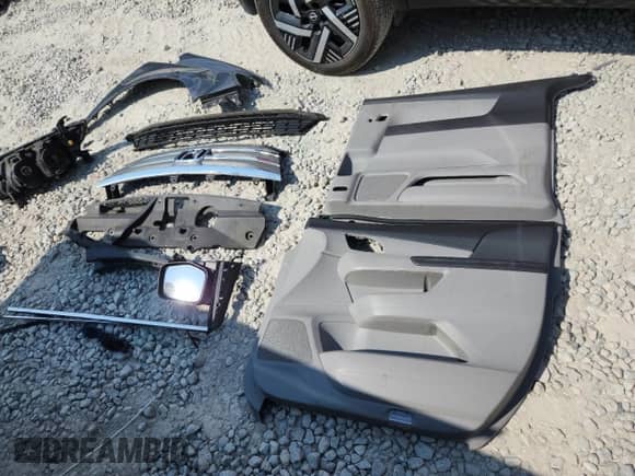 2011 Honda Odyssey LX with VIN 5FNRL5H20BB037071, listed as a Copart auction lot 81141515 with 236,560 mi miles and Salvage title. Bid and sale history available at DreamBid. Image 13.