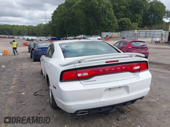 2014 Dodge Charger SXT with VIN 2C3CDXHG3EH138196, listed as a IAAI auction lot 43327294 with 275,930 mi miles and . Bid and sale history available at DreamBid. Image 3.
