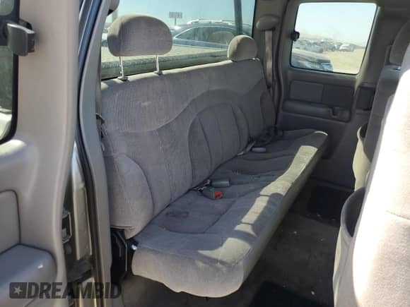 2000 GMC Sierra 1500 SLE с VIN 1GTEK19T5YE409936, выставлен на аукционе Copart как лот 59041535 с пробегом 210 541 миль миль и Списание • Salvage title. История ставок и продаж доступна на DreamBid. Изображение 10.