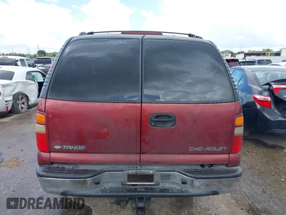 2002 Chevrolet Tahoe LS z VIN 1GNEC13Z12R170421, wystawiony jako IAAI lot #43265316 z przebiegiem 319 576 mil mil oraz . Historia ofert i sprzedaży dostępna na DreamBid. Obrazek 16.