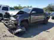 2017 Toyota Tacoma SR5 z VIN 5TFCZ5AN9HX079021, wystawiony jako Copart lot #81540915 z przebiegiem 207 109 mil mil oraz Szkoda całkowita • Salvage title. Historia ofert i sprzedaży dostępna na DreamBid. Obrazek 1.