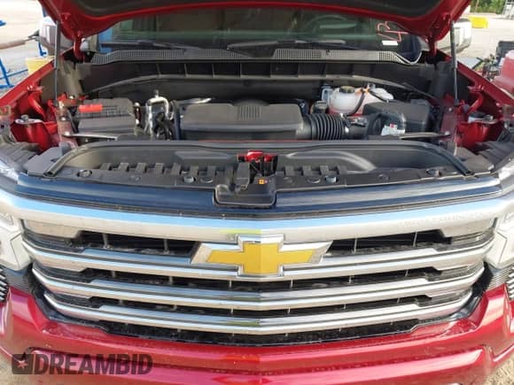 2025 Chevrolet Silverado 1500 z VIN 1GCUKJED9SZ256374, wystawiony jako IAAI lot #43282226 z przebiegiem 8 215 mil mil oraz . Historia ofert i sprzedaży dostępna na DreamBid. Obrazek 10.