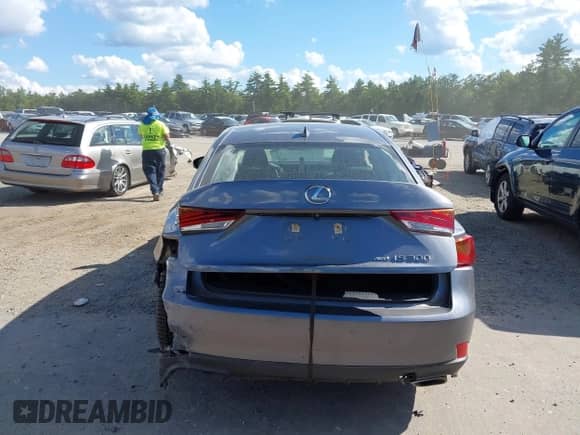 2018 Lexus IS 300 z VIN JTHC81D24J5033612, wystawiony jako IAAI lot #43134662 z przebiegiem 64 763 mil mil oraz . Historia ofert i sprzedaży dostępna na DreamBid. Obrazek 16.