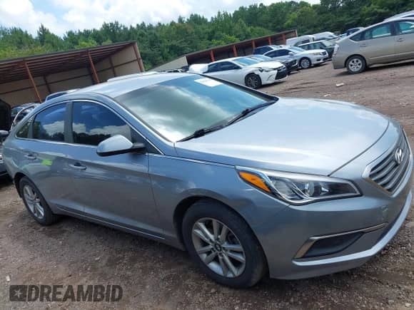 2017 Hyundai Sonata 2.4L with VIN 5NPE24AF2HH543987, listed as a IAAI auction lot 42626742 with 188,693 mi miles and . Bid and sale history available at DreamBid. Image 13.