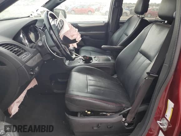 2019 Dodge Grand Caravan GT with VIN 2C4RDGEG8KR707043, listed as a Copart auction lot 69634055 with 161,790 mi miles and Salvage title. Bid and sale history available at DreamBid. Image 7.