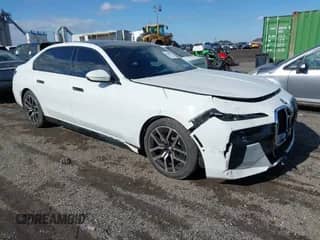 2024 BMW 7 Series 740i xDrive с VIN WBA33EH08RCR21090, выставлен на аукционе IAAI как лот 41485451 с пробегом 3 632 миль миль и . История ставок и продаж доступна на DreamBid. Изображение 1.