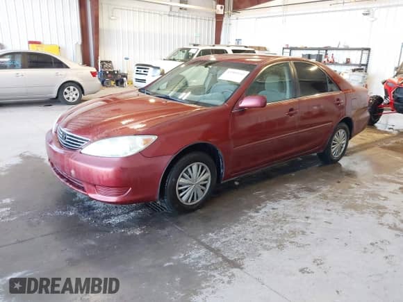 2005 Toyota Camry LE с VIN 4T1BE32K55U089540, выставлен на аукционе IAAI как лот 43305142 с пробегом 262 153 миль миль и . История ставок и продаж доступна на DreamBid. Изображение 2.