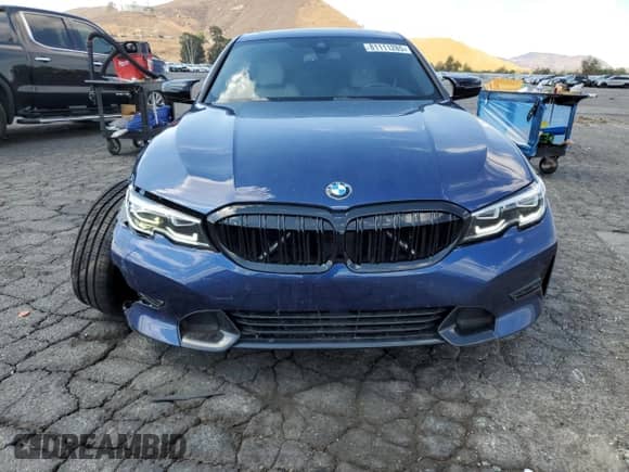 2020 BMW 3 Series 330i with VIN WBA5R1C09LFH66551, listed as a Copart auction lot 81111285 with 25,692 mi miles and Salvage title. Bid and sale history available at DreamBid. Image 5.