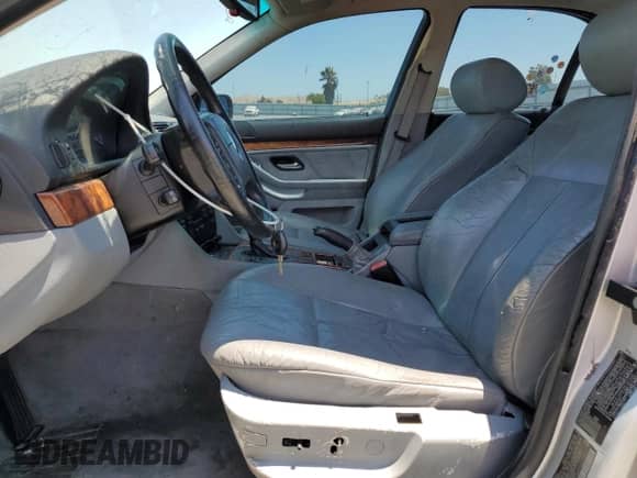 2000 BMW 5 Series 528i с VIN WBADM6340YGU12507, выставлен на аукционе Copart как лот 64835395 с пробегом 168 698 миль миль и Списание • Salvage title. История ставок и продаж доступна на DreamBid. Изображение 7.