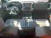 2017 GMC Sierra 1500 SLT z VIN 1GTV2NEJ6HZ158879, wystawiony jako Copart lot #70615824 z przebiegiem 63 818 mil mil oraz Czysty tytuł • Clean title. Historia ofert i sprzedaży dostępna na DreamBid. Obrazek 8.