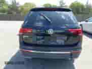 2020 Volkswagen Tiguan SE z VIN 3VV3B7AX9LM176155, wystawiony jako IAAI lot #43066028 z przebiegiem 52 059 mil mil oraz . Historia ofert i sprzedaży dostępna na DreamBid. Obrazek 16.