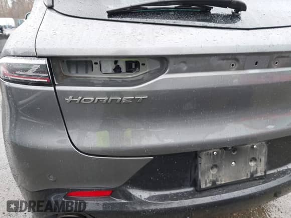 2024 Dodge Hornet R/T z VIN ZACPDFCW0R3A31673, wystawiony jako IAAI lot #41793731 z przebiegiem 21 098 mil mil oraz . Historia ofert i sprzedaży dostępna na DreamBid. Obrazek 19.