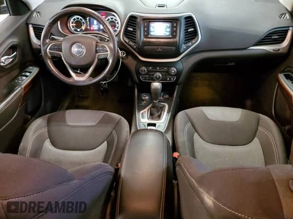 2014 Jeep Cherokee Latitude с VIN 1C4PJMCB8EW259985, выставлен на аукционе Copart как лот 81922845 с пробегом 87 340 миль миль и Списание • Salvage title. История ставок и продаж доступна на DreamBid. Изображение 8.