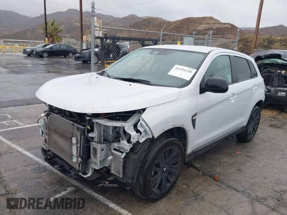 2023 Mitsubishi Outlander ES z VIN JA4ARUAU9PU014995, wystawiony jako IAAI lot #41550250 z przebiegiem 34 388 mil mil oraz . Historia ofert i sprzedaży dostępna na DreamBid. Obrazek 2.