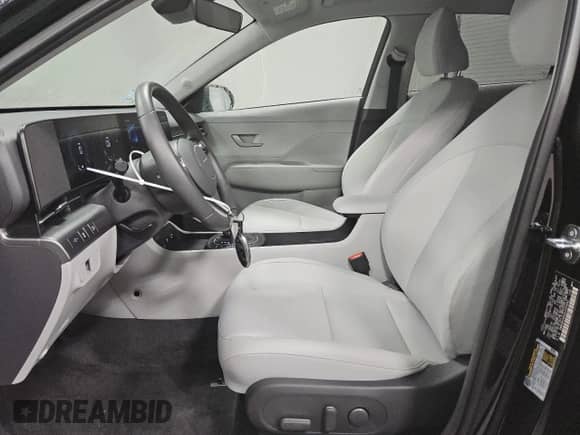 2025 Hyundai Kona SEL with VIN KM8HBCAB4SU335493, listed as a Copart auction lot 90143375 with 3,453 mi miles and Clean title. Bid and sale history available at DreamBid. Image 7.