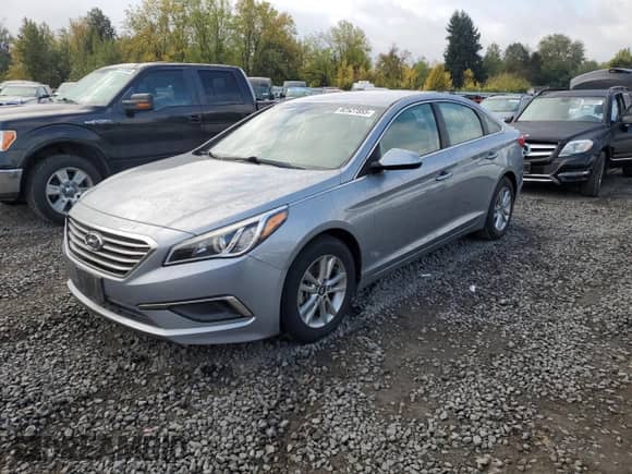 2016 Hyundai Sonata SE с VIN 5NPE24AF1GH309614, выставлен на аукционе Copart как лот 82527855 с пробегом 120 126 миль миль и Чистый • Clean title. История ставок и продаж доступна на DreamBid. Изображение 1.