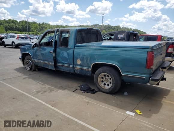 1998 Chevrolet Silverado 1500 z VIN 2GCEC19R8W1242262, wystawiony jako Copart lot #68157345 z przebiegiem 142 051 mil mil oraz Szkoda całkowita • Salvage title. Historia ofert i sprzedaży dostępna na DreamBid. Obrazek 2.
