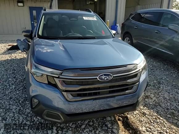 2025 Subaru Forester Limited z VIN JF2SLDRC3SH424587, wystawiony jako Copart lot #71073185 z przebiegiem 4 788 mil mil oraz Szkoda całkowita • Salvage title. Historia ofert i sprzedaży dostępna na DreamBid. Obrazek 15.