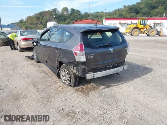 2015 Toyota Prius Two z VIN JTDZN3EU4FJ034340, wystawiony jako IAAI lot #43323075 z przebiegiem 60 797 mil mil oraz . Historia ofert i sprzedaży dostępna na DreamBid. Obrazek 3.