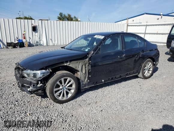 2018 BMW 3 Series 320i xDrive z VIN WBA8A3C57JA505633, wystawiony jako Copart lot #70498735 z przebiegiem 79 730 mil mil oraz Szkoda całkowita • Salvage title. Historia ofert i sprzedaży dostępna na DreamBid. Obrazek 1.