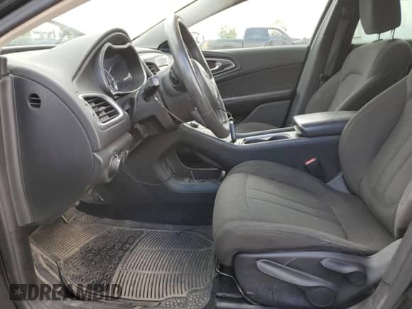 2015 Chrysler 200 LX с VIN 1C3CCCFB4FN639433, выставлен на аукционе Copart как лот 67973255 с пробегом 256 286 миль миль и Списание • Salvage title. История ставок и продаж доступна на DreamBid. Изображение 7.