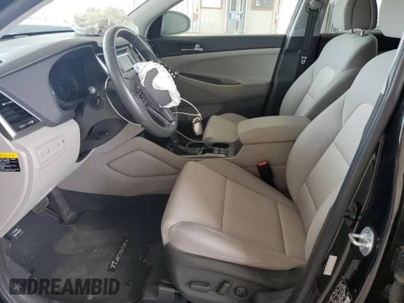 2017 Hyundai Tucson Value z VIN KM8J3CA27HU391645, wystawiony jako Copart lot #58826995 z przebiegiem 48 919 mil mil oraz Szkoda całkowita • Salvage title. Historia ofert i sprzedaży dostępna na DreamBid. Obrazek 7.