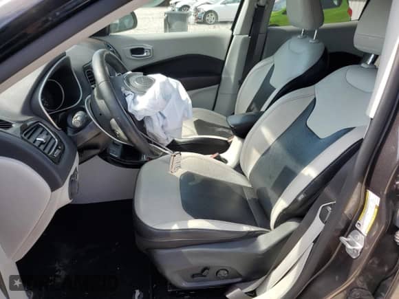 2019 Jeep Compass Limited z VIN 3C4NJCCB9KT707198, wystawiony jako Copart lot #62083285 z przebiegiem 54 781 mil mil oraz Szkoda całkowita • Salvage title. Historia ofert i sprzedaży dostępna na DreamBid. Obrazek 7.