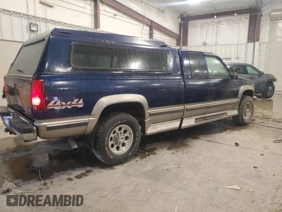 1998 Chevrolet Silverado 2500 z VIN 1GCGK29J0WE244355, wystawiony jako Copart lot #41697165 z przebiegiem 139 882 mil mil oraz Czysty tytuł • Clean title. Historia ofert i sprzedaży dostępna na DreamBid. Obrazek 3.