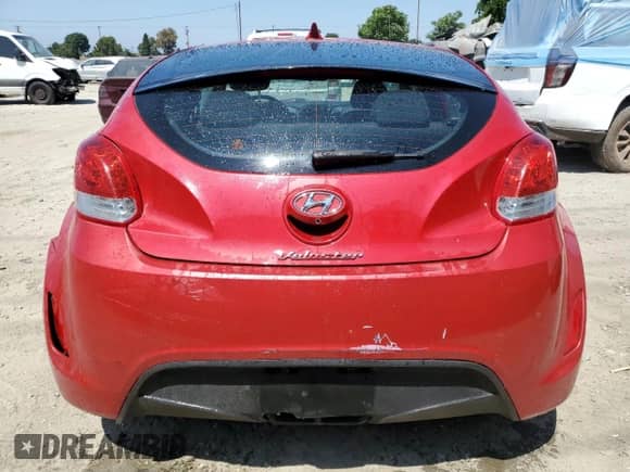 2016 Hyundai Veloster с VIN KMHTC6AD8GU274831, выставлен на аукционе Copart как лот 63621555 с пробегом 116 370 миль миль и Списание • Salvage title. История ставок и продаж доступна на DreamBid. Изображение 6.