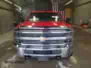 2017 Chevrolet Silverado 2500HD Work Truck z VIN 1GC1KUEG4HF100199, wystawiony jako Copart lot #72059064 z przebiegiem 102 158 mil mil oraz Szkoda całkowita • Salvage title. Historia ofert i sprzedaży dostępna na DreamBid. Obrazek 5.