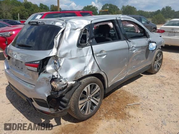 2021 Mitsubishi Outlander ES z VIN JA4APUAU4MU000438, wystawiony jako IAAI lot #43217915 z przebiegiem 63 685 mil mil oraz . Historia ofert i sprzedaży dostępna na DreamBid. Obrazek 4.