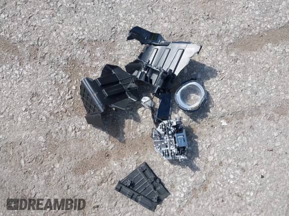 2023 Chevrolet Bolt EUV LT с VIN 1G1FY6S07P4133708, выставлен на аукционе IAAI как лот 43302633 с пробегом 68 010 миль миль и . История ставок и продаж доступна на DreamBid. Изображение 12.