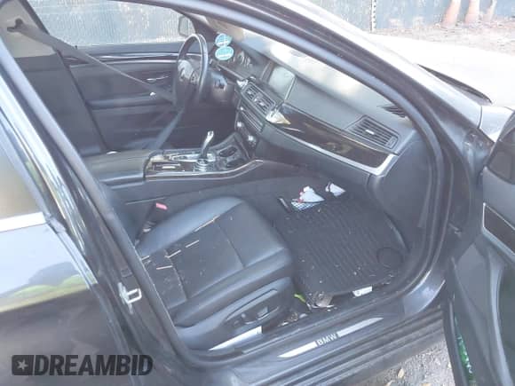 2014 BMW 5 Series 535i с VIN WBA5B1C51ED477675, выставлен на аукционе IAAI как лот 43528793 с пробегом 138 175 миль миль и . История ставок и продаж доступна на DreamBid. Изображение 5.