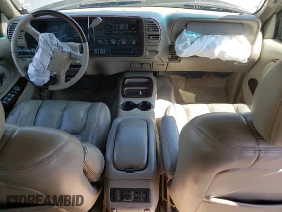 2000 Cadillac Escalade z VIN 1GYEK13R7YR128401, wystawiony jako Copart lot #46227845 z przebiegiem 110 194 mil mil oraz Nie do naprawy • Non repairable. Historia ofert i sprzedaży dostępna na DreamBid. Obrazek 8.