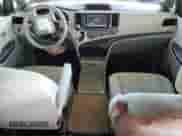 2014 Toyota Sienna L с VIN 5TDZK3DC9ES494614, выставлен на аукционе Copart как лот 57758975 с пробегом 147 221 миль миль и Списание • Salvage title. История ставок и продаж доступна на DreamBid. Изображение 8.