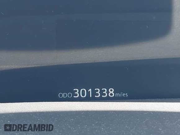 2017 Toyota Prius Two z VIN JTDKARFU4H3051645, wystawiony jako IAAI lot #41991804 z przebiegiem 301 338 mil mil oraz . Historia ofert i sprzedaży dostępna na DreamBid. Obrazek 15.