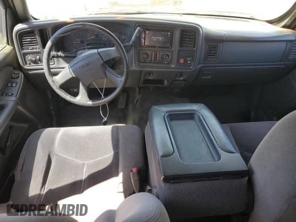 2003 GMC Sierra 1500 SLE with VIN 2GTEC19VX31143435, listed as a Copart auction lot 66678595 with 210,081 mi miles and Clean title. Bid and sale history available at DreamBid. Image 8.