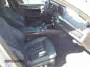 2019 BMW 5 Series 530e xDrive z VIN WBAJB1C52KB376389, wystawiony jako IAAI lot #42918926 z przebiegiem Nie podano mil oraz . Historia ofert i sprzedaży dostępna na DreamBid. Obrazek 5.