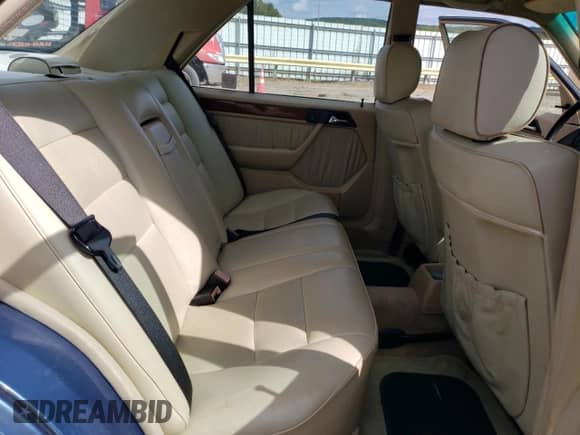 1990 Mercedes-Benz 300 E with VIN WDBEA30D4LB250047, listed as a Copart auction lot 74139384 with 276,613 mi miles and Clean title. Bid and sale history available at DreamBid. Image 10.