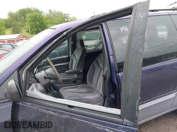 1997 Dodge Caravan LE с VIN 1B4GP54L5VB284083, выставлен на аукционе IAAI как лот 42215384 с пробегом 220 000 миль миль и . История ставок и продаж доступна на DreamBid. Изображение 6.