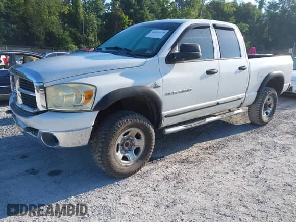 2006 Dodge 2500 SLT z VIN 3D7KS28C06G104754, wystawiony jako IAAI lot #42818329 z przebiegiem Nie podano mil oraz . Historia ofert i sprzedaży dostępna na DreamBid. Obrazek 2.