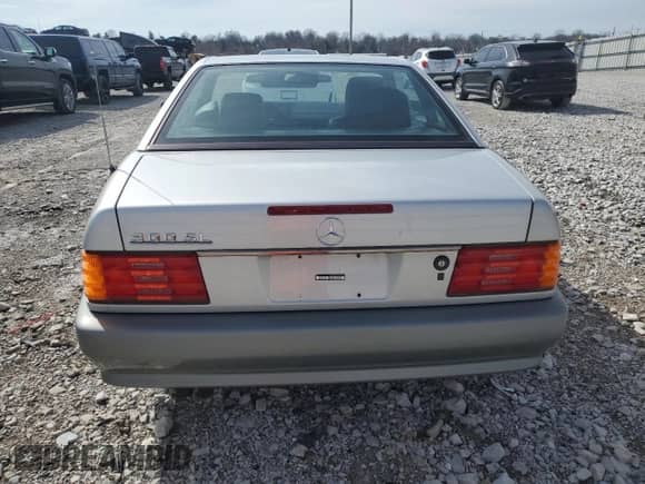 1991 Mercedes-Benz 300 с VIN WDBFA61E1MF022918, выставлен на аукционе Copart как лот 46788785 с пробегом 262 144 миль миль и Списание • Salvage title. История ставок и продаж доступна на DreamBid. Изображение 6.